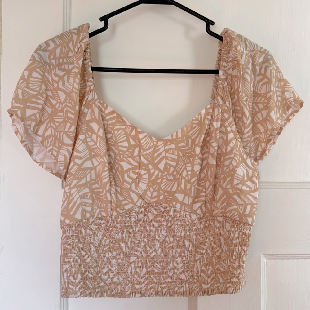 NWOT Japna - Butterfly Sleeve Patterned Crop Top - size L